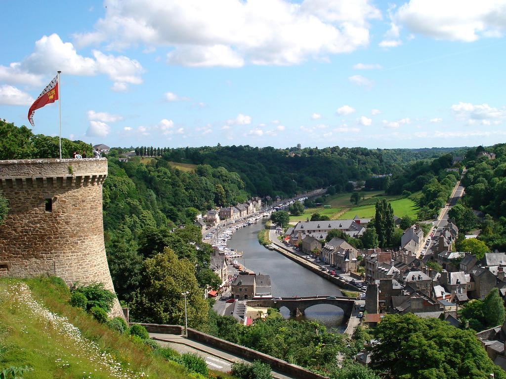 Le Medieval - Hotel Le Challonge Dinan Eksteriør bilde